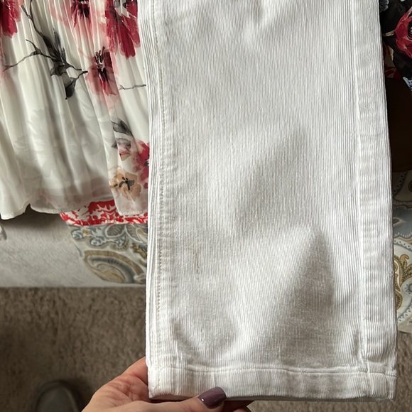 White House Black Market off-white Cordaroy Jean - Picture 6 of 6